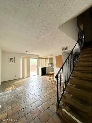 Hialeah Dr, Las Vegas, NV 89119