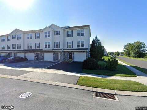 Pinecrest, FAYETTEVILLE, PA 17222