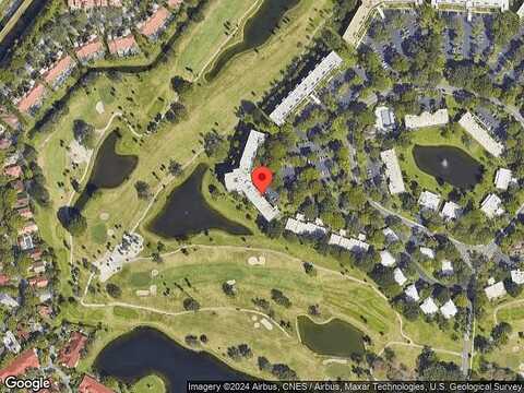 Oaks Clubhouse Dr, Pompano Beach, FL 33069