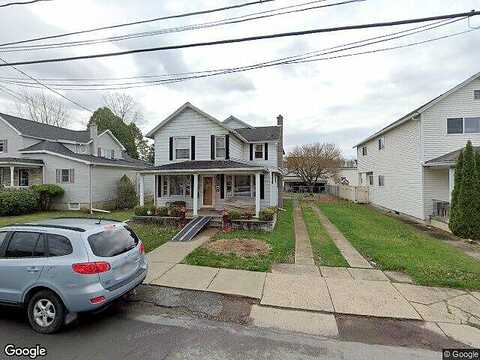 Hickory St, Peckville, PA 18452