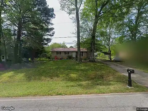 E Richardson Street, Oxford, GA 30054
