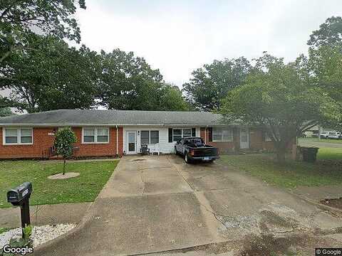 Davis St, Colonial Beach, VA 22443