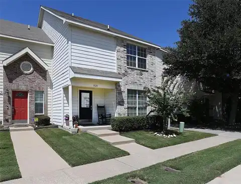 Giddyup, FORT WORTH, TX 76179