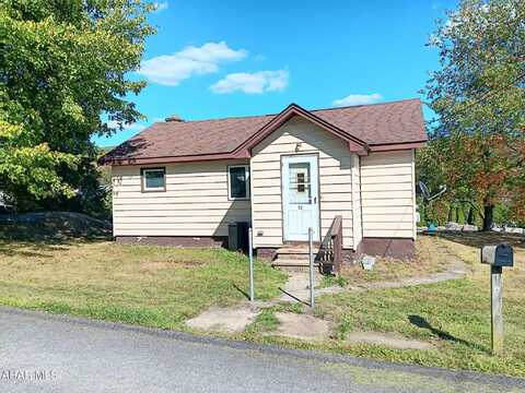52 Anderson Avenue, Nanty-Glo, PA 15943
