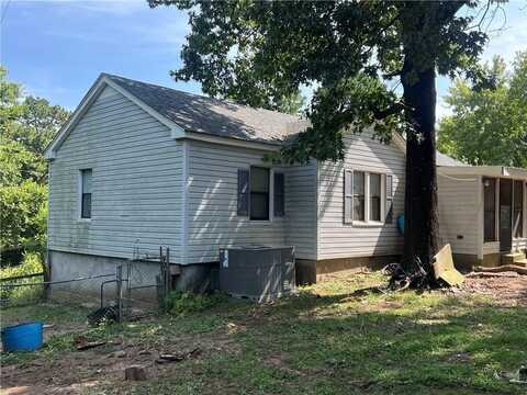 21940 Sawmill RD, Siloam Springs, AR 72761