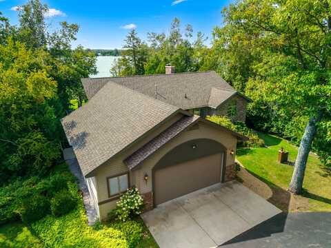 16241 Pine Street, Presque Isle, MI 49777