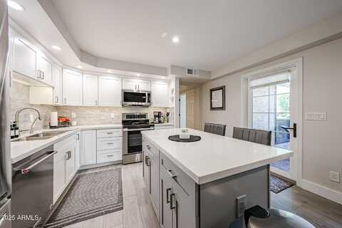 7800 E LINCOLN Drive, Scottsdale, AZ 85250