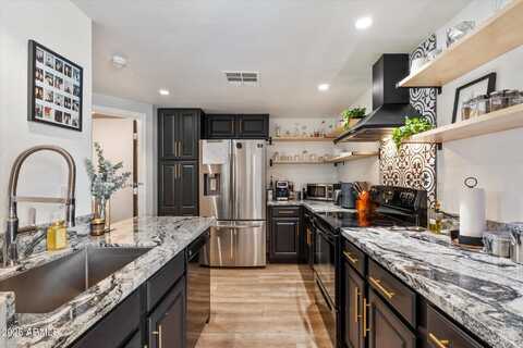 3034 N 39TH Street, Phoenix, AZ 85018