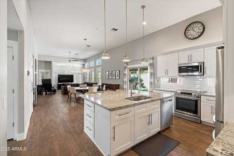 13610 E LAUREL Lane, Scottsdale, AZ 85259