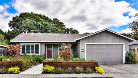 988 Manor Drive, Sonoma, CA 95476
