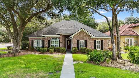 11 Lakeside Drive, Gulf Shores, AL 36542