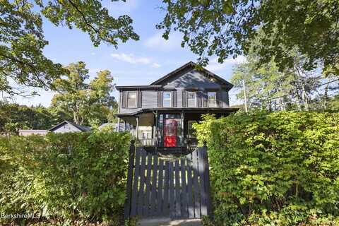 22 Maple St, Adams, MA 01220