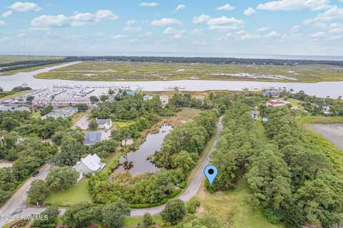4042 Barnes Bluff Drive SE, Southport, NC 28461