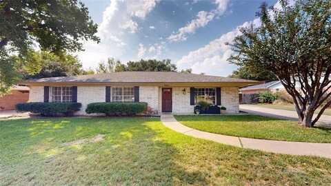 3800 Windridge Drive, Bryan, TX 77802