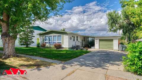 702 W 9th St W, Gillette, WY 82716