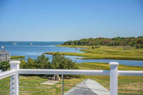 1 Starboard Way, Mattapoisett, MA 02739