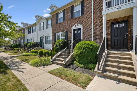 1152 Kinneton, Columbus, OH 43228