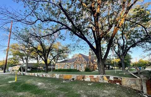 310 W Canal St, Menard, TX 76859