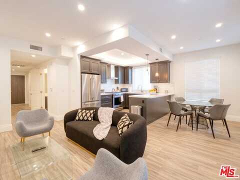 8700 Chalmers Dr, Los Angeles, CA 90035