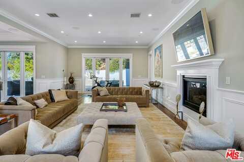 19633 Wells Dr, Tarzana, CA 91356