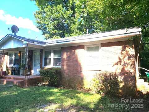 956 S Hoskins Road, Charlotte, NC 28208