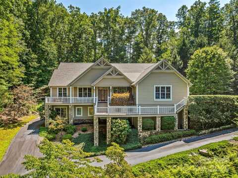 220 Amblewood Trail, Hendersonville, NC 28739