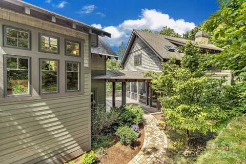 875 Creston Drive, Black Mountain, NC 28711