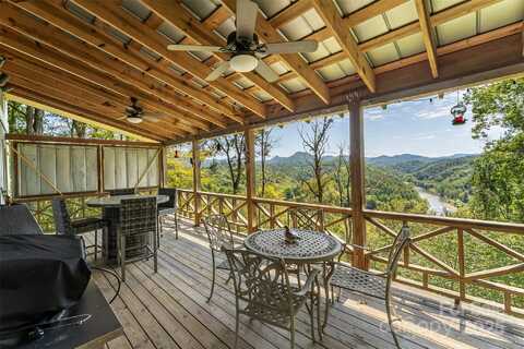 386 Old Log Road, Green Mountain, NC 28740