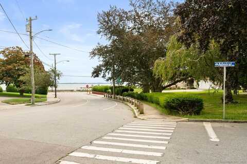 7 Admiral Drive, New London, CT 06320