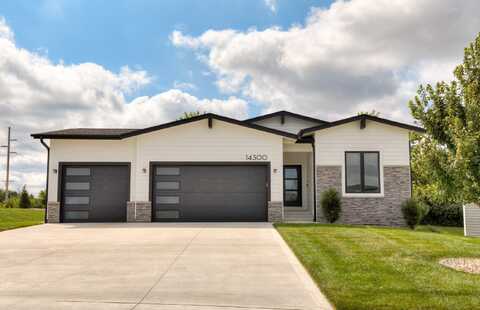 14300 Sutton Drive, Urbandale, IA 50323