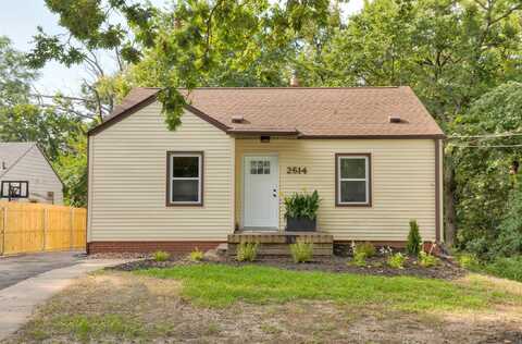 2614 Adams Avenue, Des Moines, IA 50310