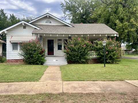 902 W York Ave, Enid, OK 73701