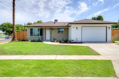3992 Briarwood Avenue N, Fresno, CA 93705