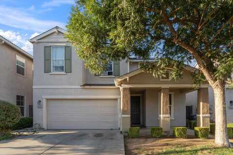 4614 Javier Way W, Fresno, CA 93722