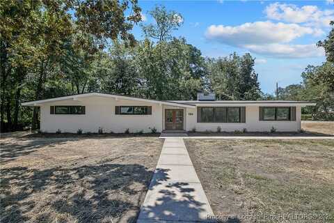 215 W Prospect Avenue, Raeford, NC 28376