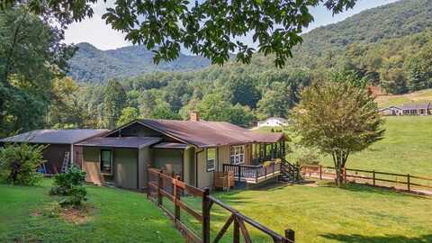 1050 Nickajack Road, Franklin, NC 28734