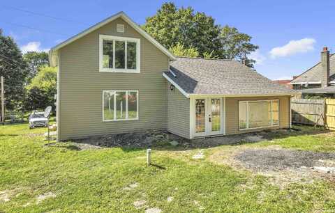 207 S Center Street, Larwill, IN 46764
