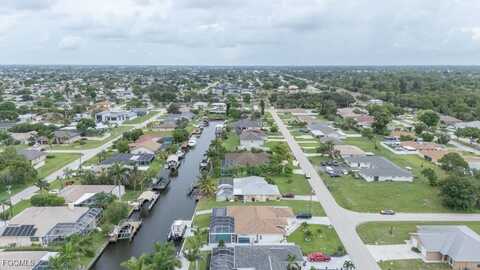946 SE 23rd Place, Cape Coral, FL 33990
