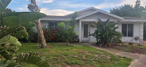 526 102nd Avenue N, Naples, FL 34108