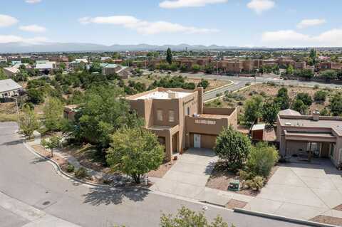 6808 SUNSET Circle, Santa Fe, NM 87507