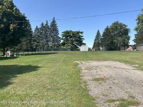 823 N Lansing Street, Saint Johns, MI 48879