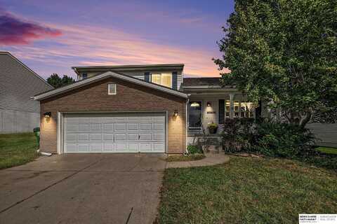 16112 Cottonwood Avenue, Omaha, NE 68136