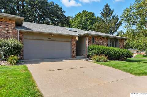 5211 Raven Oaks Drive, Omaha, NE 68152
