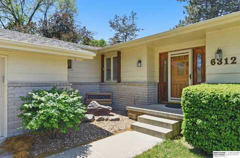 6312 S 72nd Avenue, Ralston, NE 68127