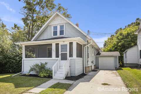 237 E Lincoln Avenue, Ionia, MI 48846