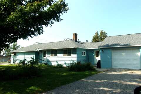 4990 Main Street, Onekama, MI 49675