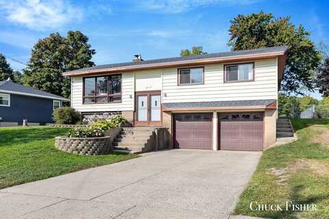 2717 Valley Avenue NW, Walker, MI 49544