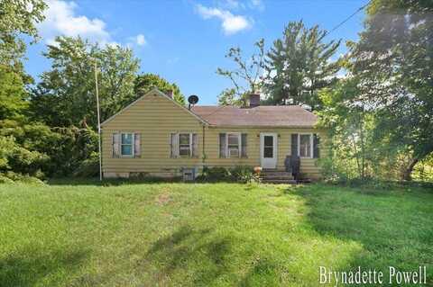 5788 W River Road, Belmont, MI 49306