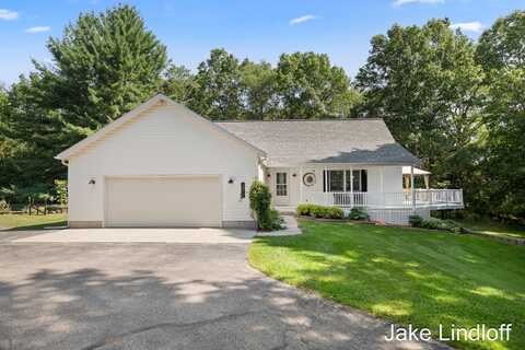10050 Beecher Drive NE, Rockford, MI 49341