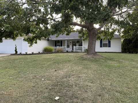 1805 Edgewood Drive, Aurora, MO 65605